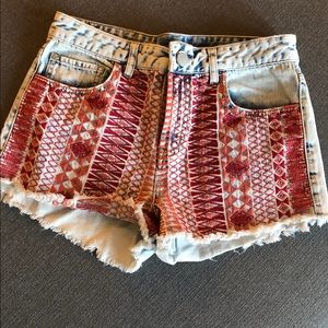 Women’s pattern jean shorts